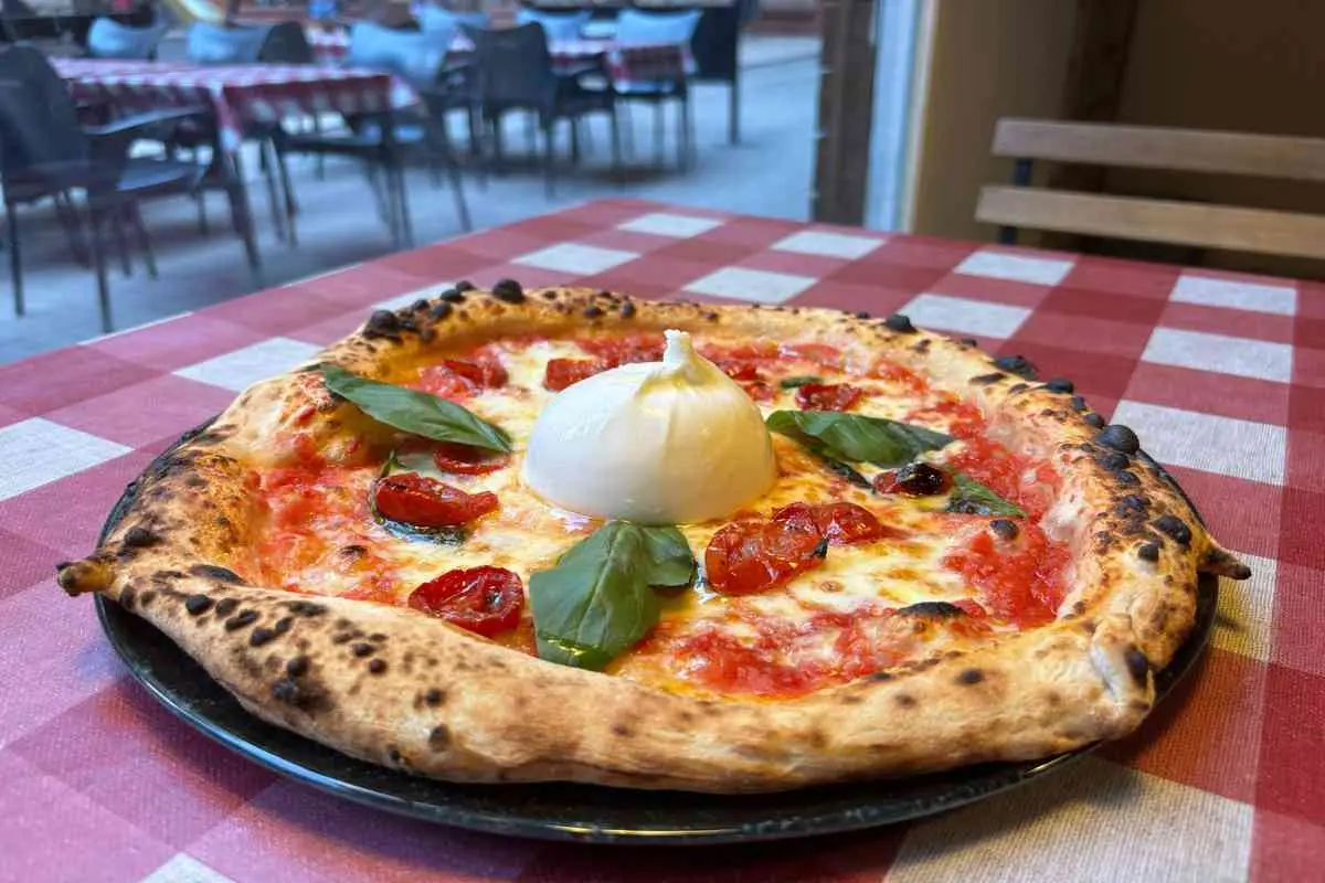 Pizza gourmet en Valencia — cómo las pizzerías napolitanas cambiaron todo