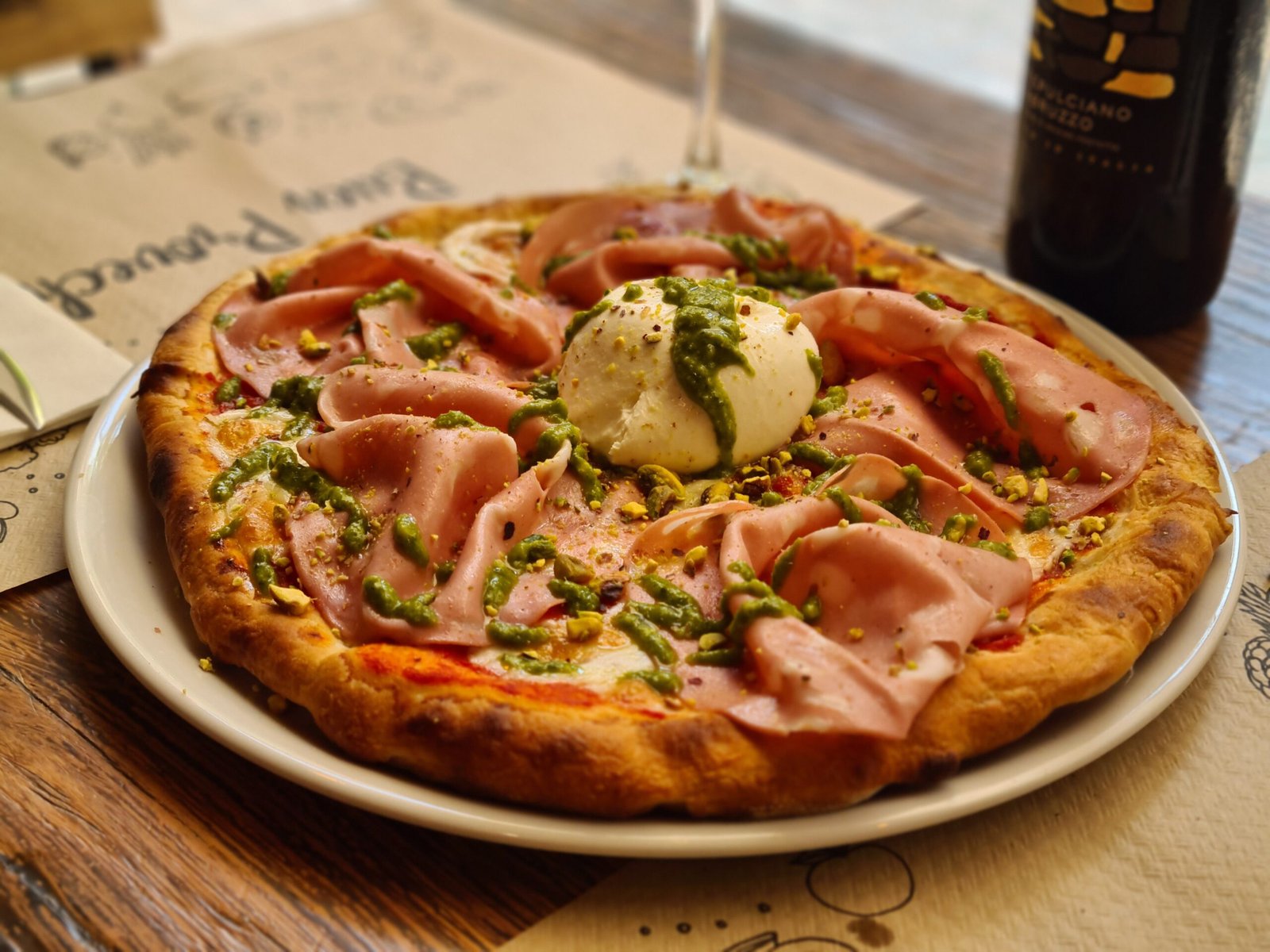 pizza con mordatella y burrata